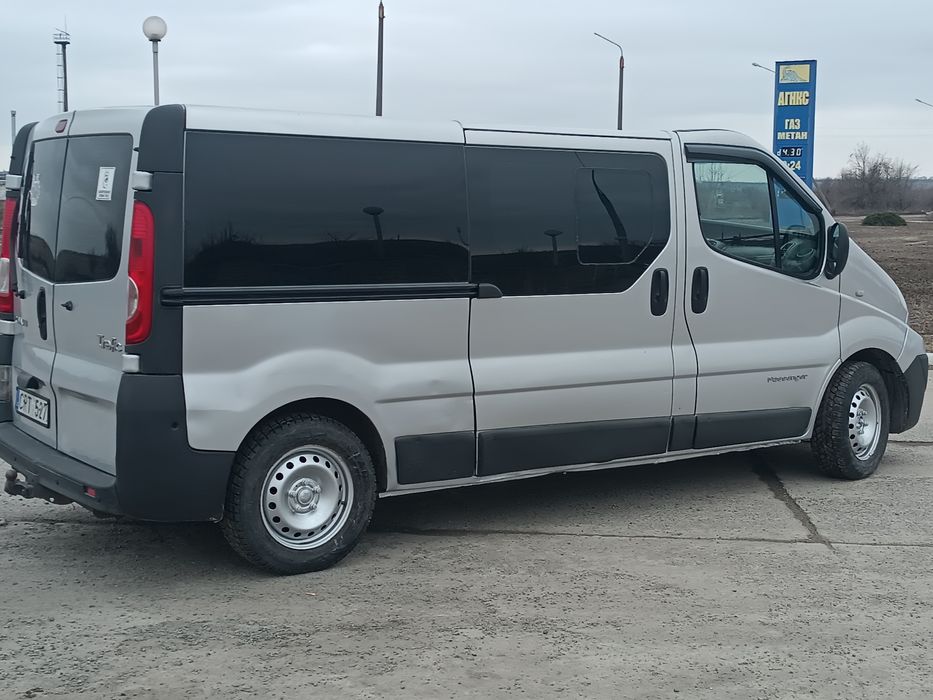 Продам Рено трафик 2 л дизель турбо.