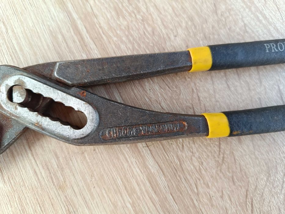 Szczypce nastawne Probuilder DIN 8976
