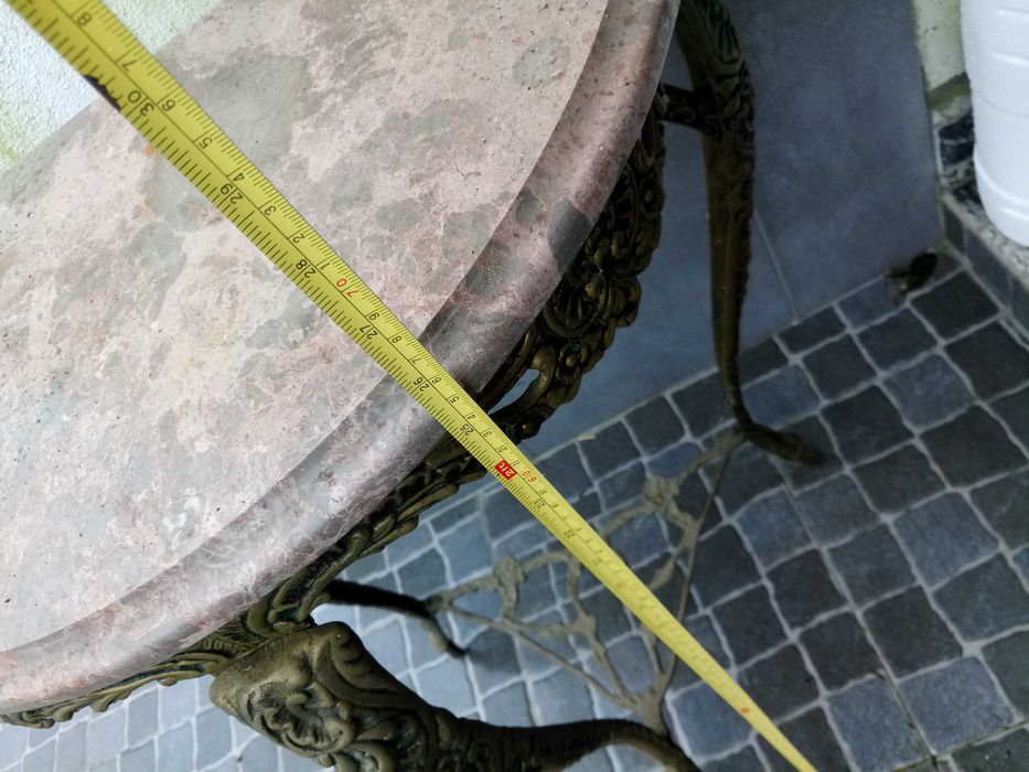 Mesa Mesinha antiga em latao