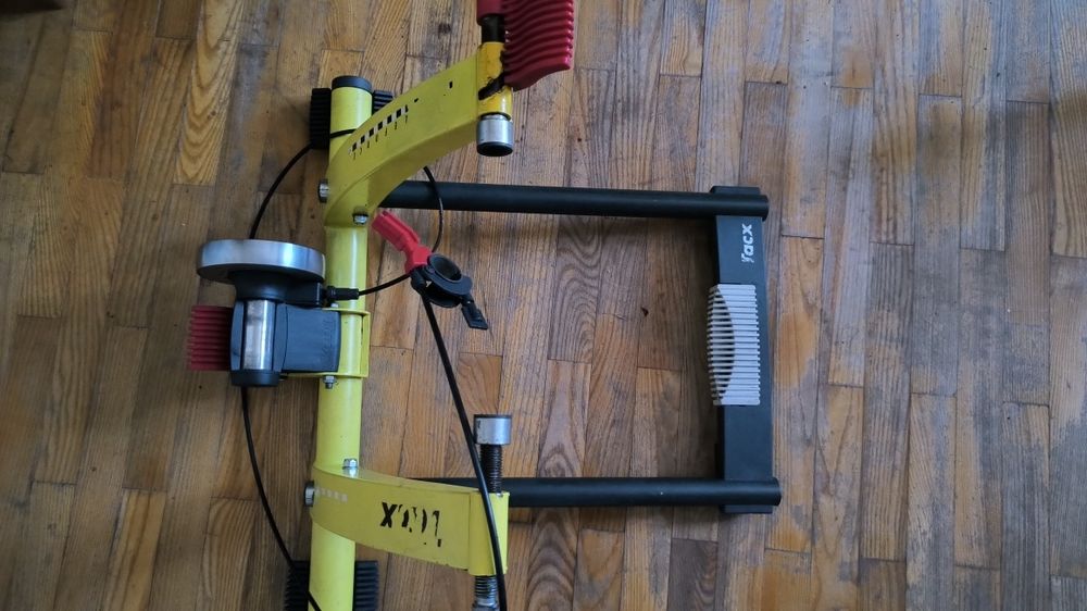 Tacx Cycleforce Swing T1460 велостанок магнітний на 7 передач