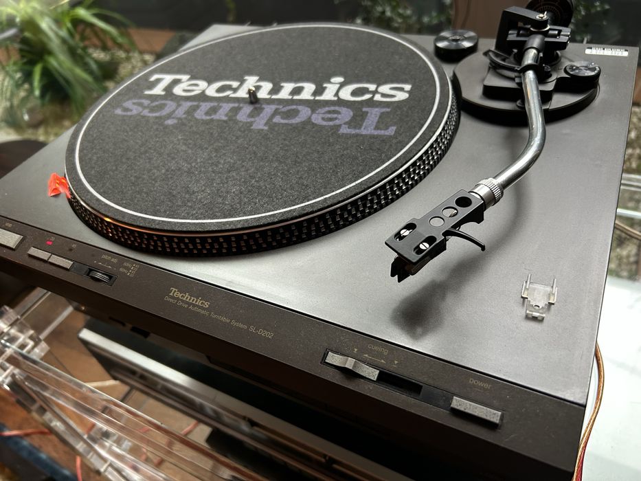 Gira Discos Technics SL-D202 DD e 100% funcional.Stanton D71EE