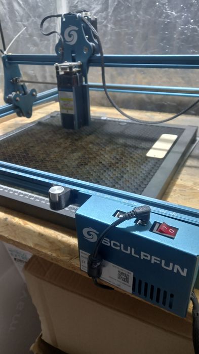 Sculpfun S9 5,5 W, área 410×415 mm