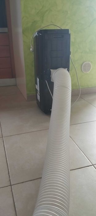 Klarstein Quiet Portable Air Conditioner with Tube, Low Consumption, 9000 BTU/2.6 kW, 4-in-1 Portable Air