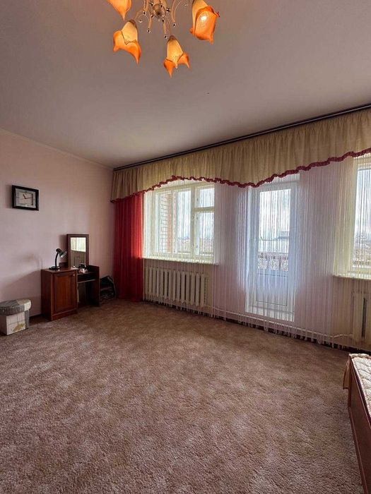 Продаж цегляного двоповерхового будинку в с. Березна