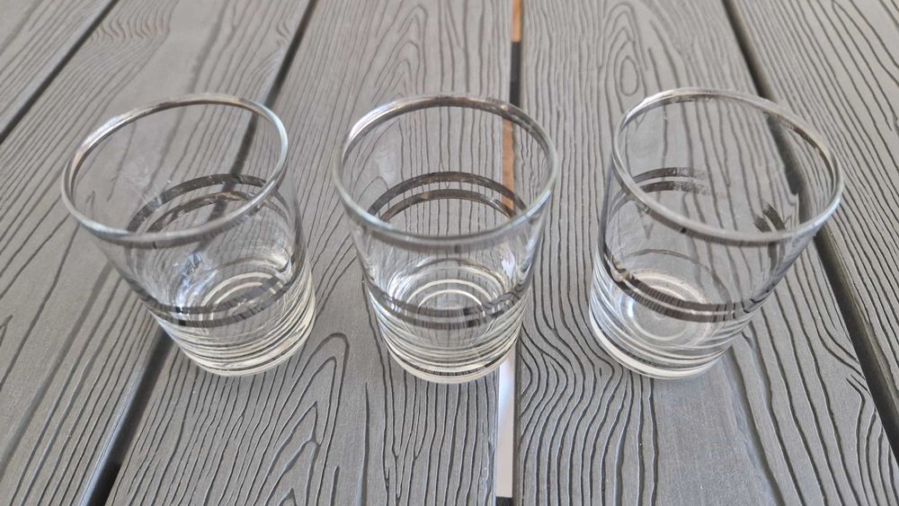 3 copos vintage com risca prata