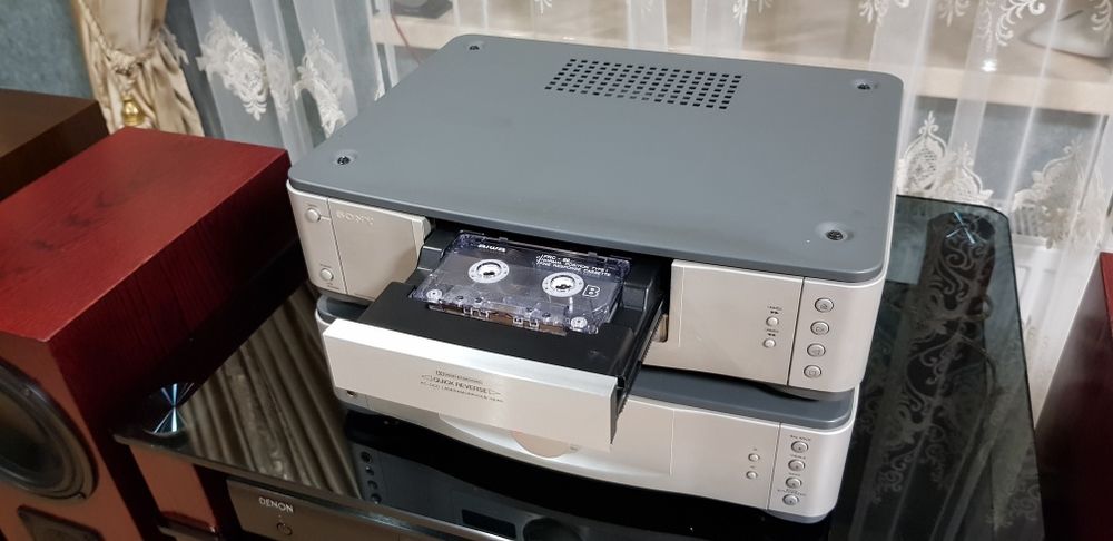 Sony - TA-VF1, Sony TC-VF1