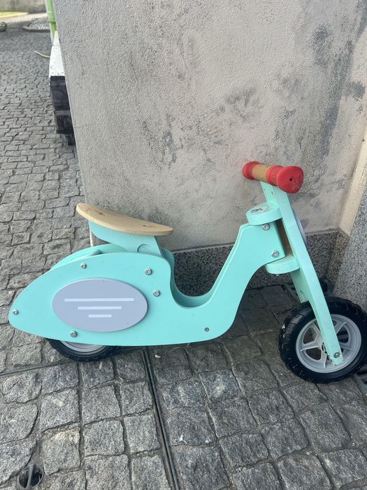 Bicicleta de madeira