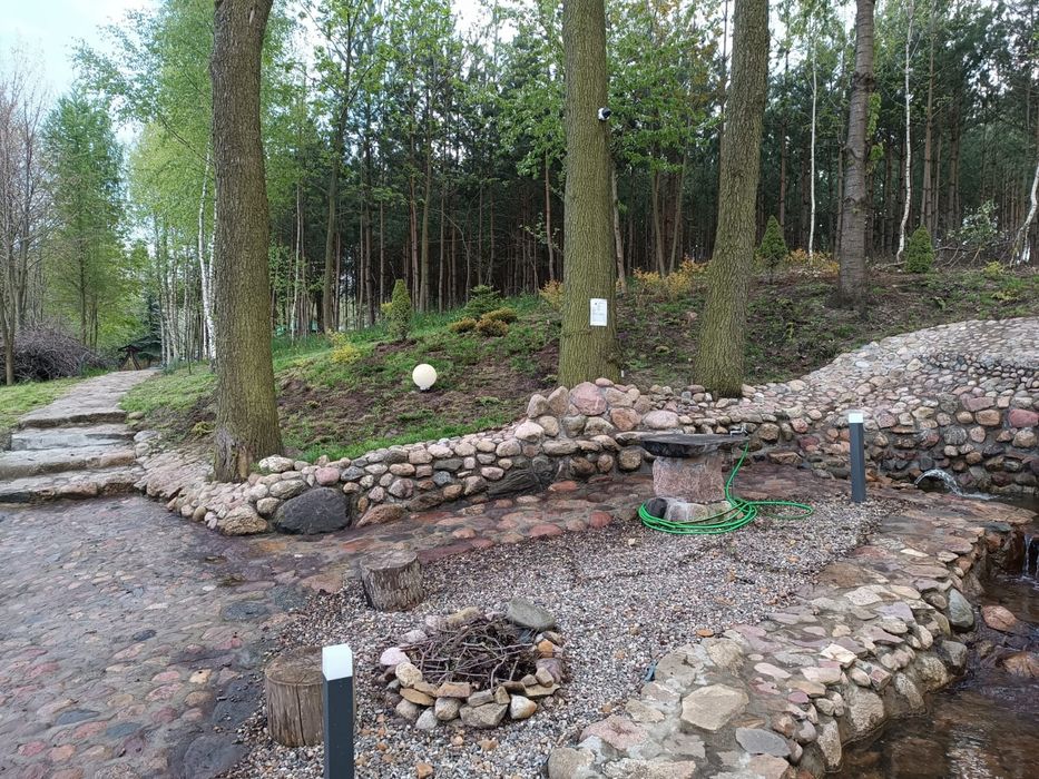 Domek nad jeziorem Chalińskim w Rybinach.