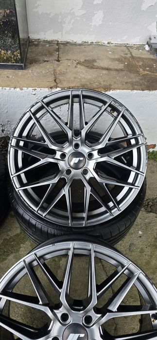 Japan racing 28 Hyper Black