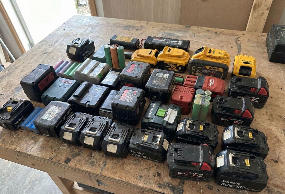 Regeneracja Baterii Akumulatorów Makita DeWalt Milwaukee itp. Naprawa