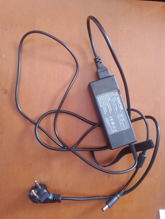 Ładowarka do laptopa