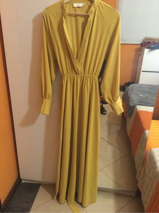 Vestido amarelo manga comprida