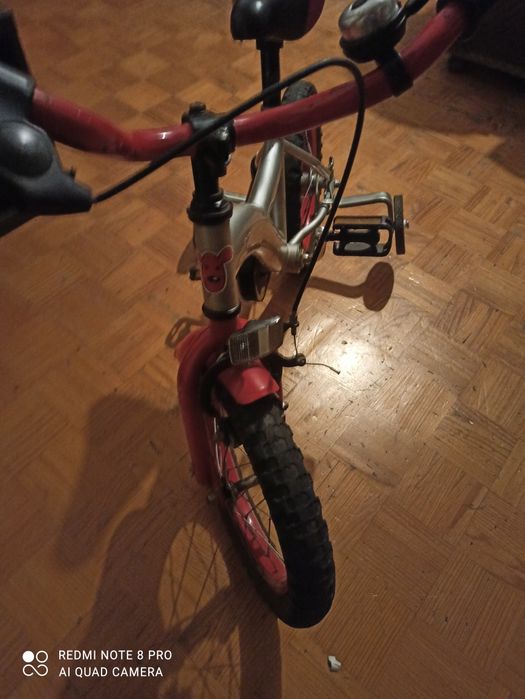 Bicicleta para criança com rodas de apoio