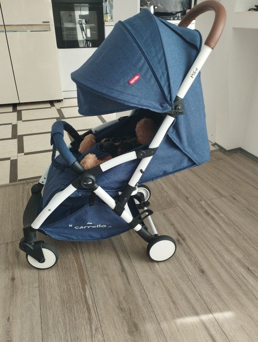 Продам прогулочную коляску CARRELLO Pilot