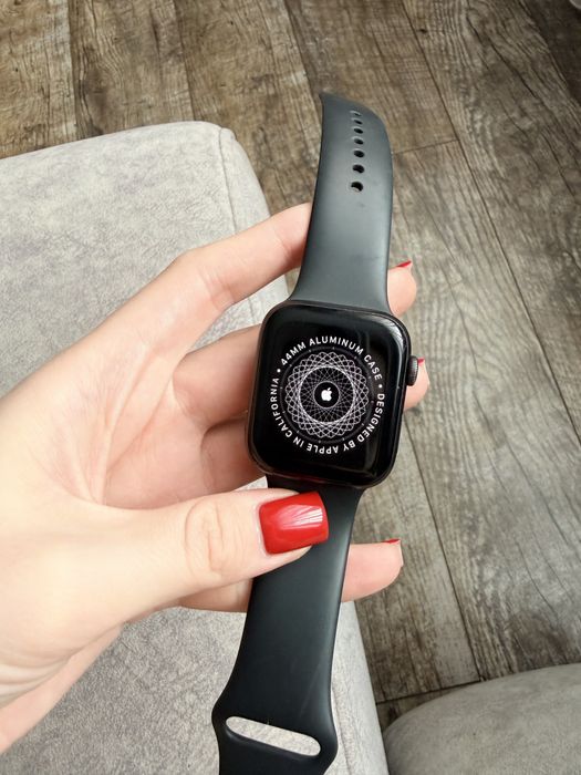 Apple Watch SE  44