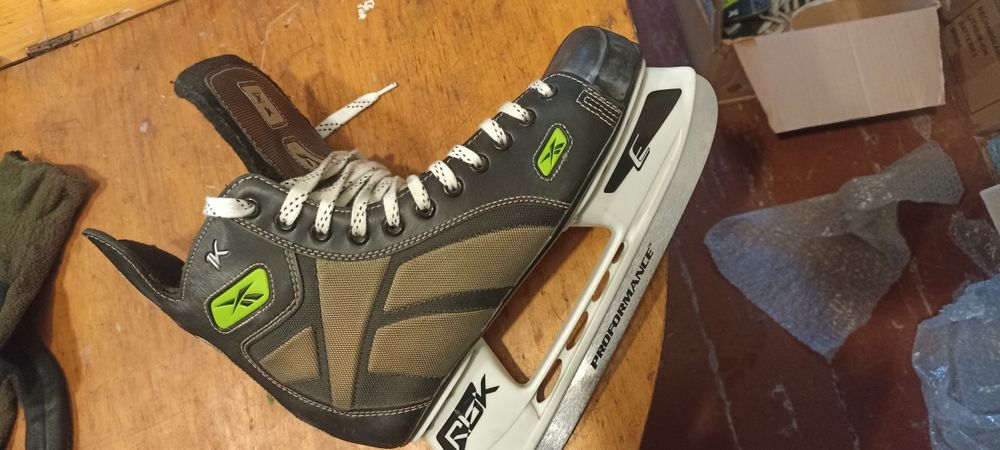 Ковзани, Коньки 45  розмір довжина стільки  290 мм