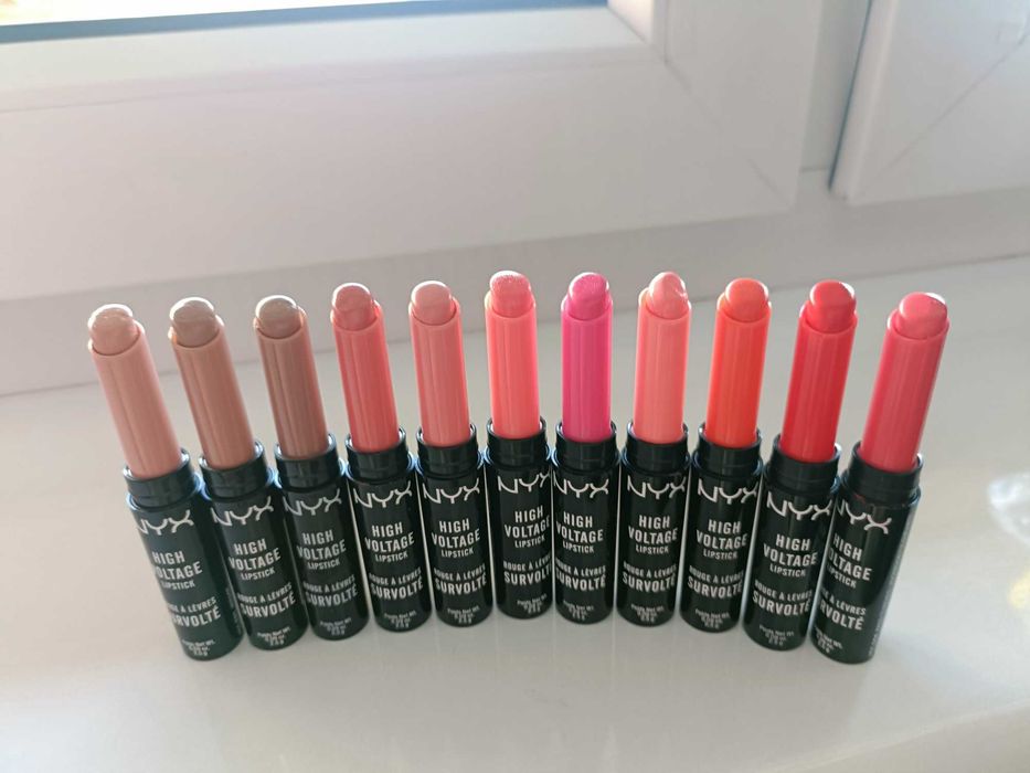 Szminka NYX Rock Star - kolor HVLS 04