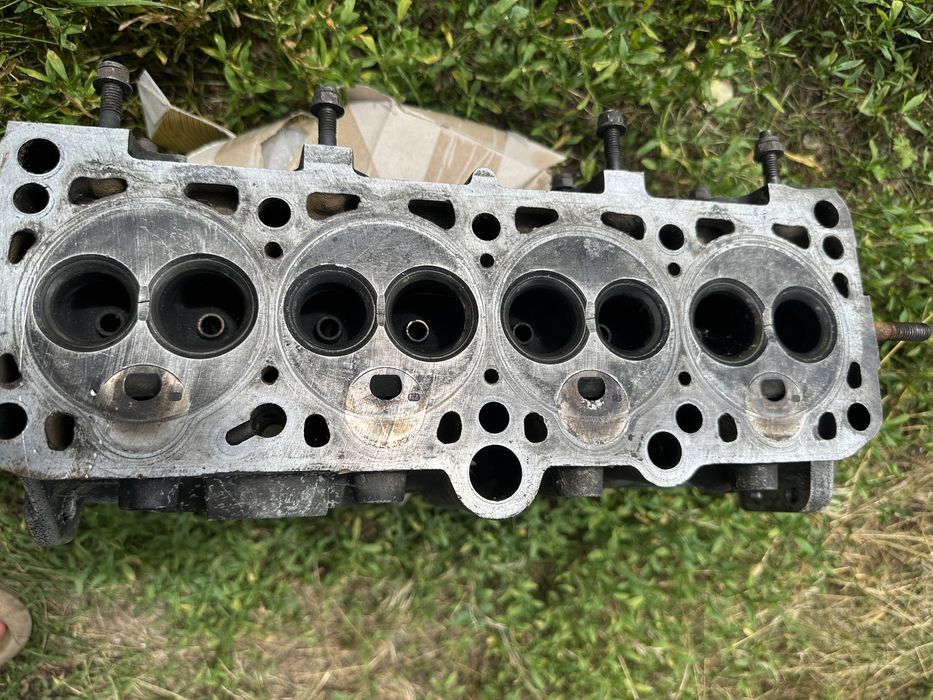 Гбц головка  1.9тд на Audi 80 , Volkswagen