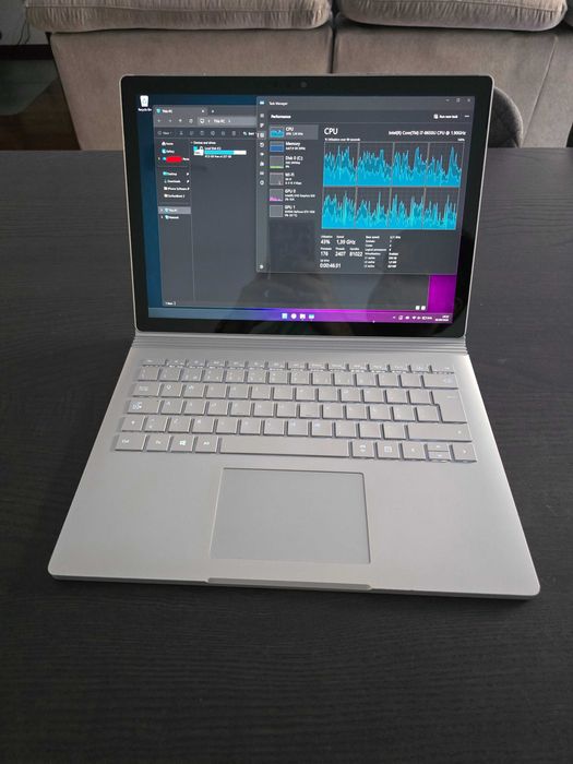 Microsoft SurfaceBook 2 - GTX1050 - i7 - 256GB - 8GB