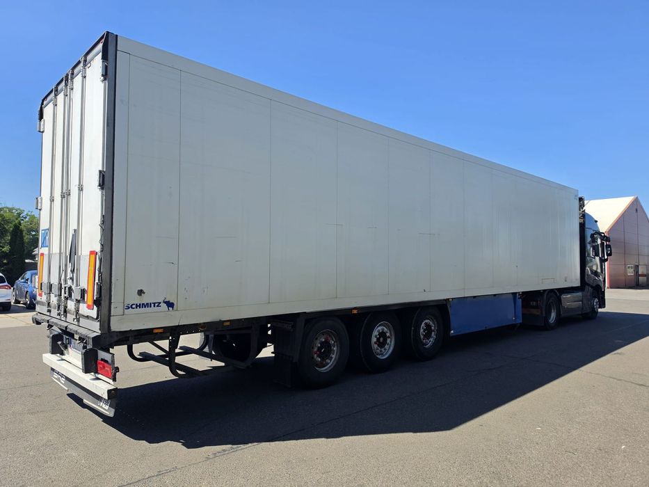 Schmitz Cargobull SKO 24/L  Naczepa chłodnia hakowa Schmitz SKO 24/L – Thermo King SLX300