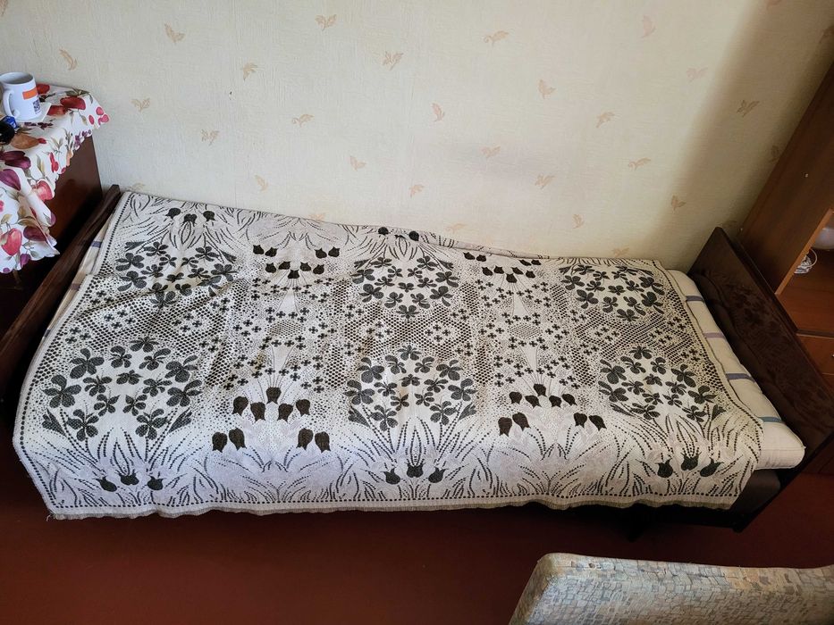 Продається односпальне ліжко