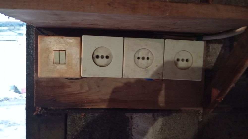 Сдам гараж ОГРОМНЫЙ на 12 Квартале