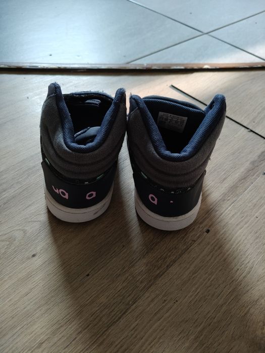 Adidasy uniwersalne