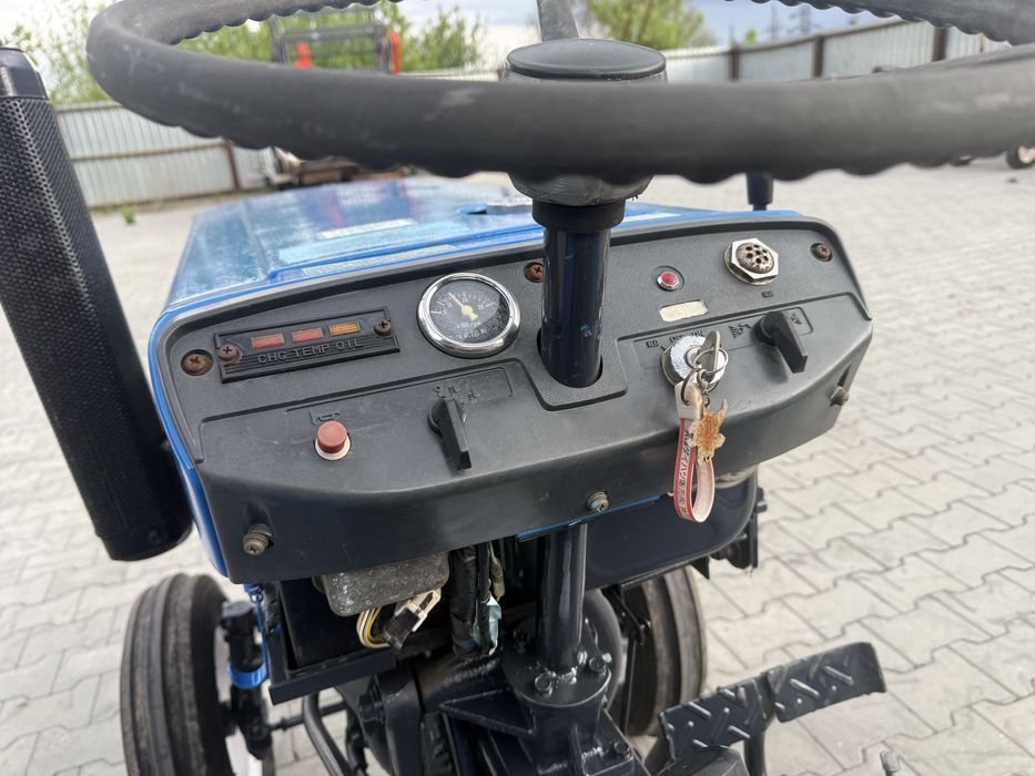 Японський трактор Mitsubishi D1550