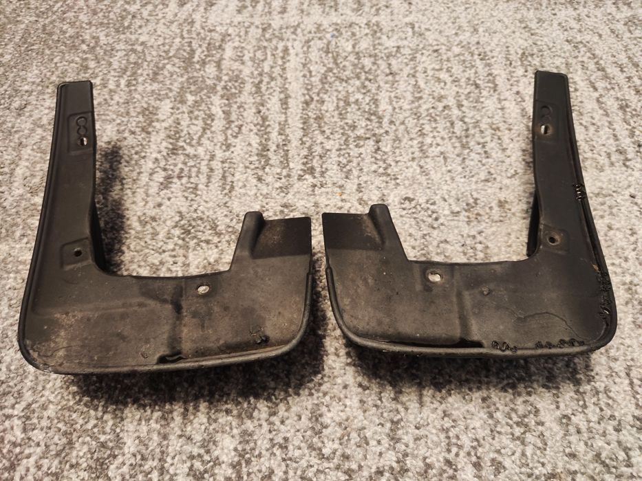 Honda Accord VIII chlapacze przód