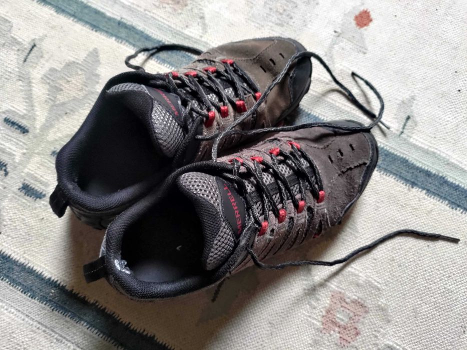 Merrell – Ténis estilo Bota – bastante Confortáveis – Tamanho: 43