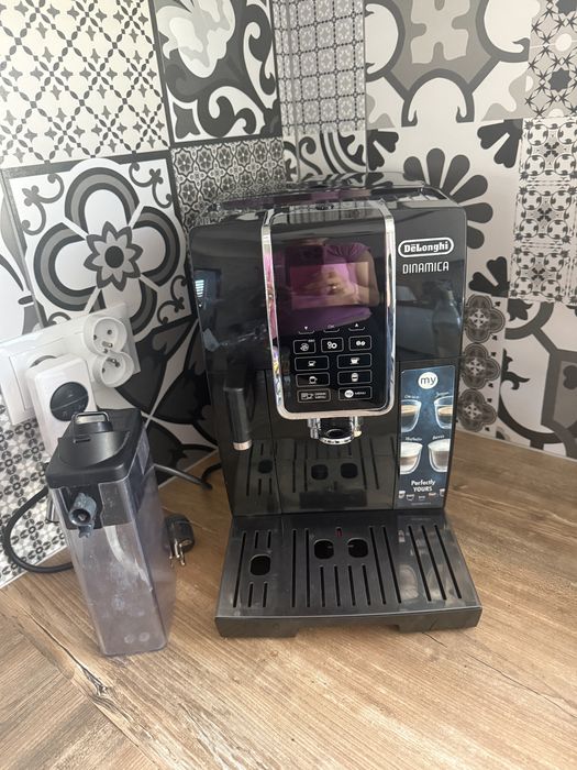 Ekspres do kawy Delonghi  Dinamica