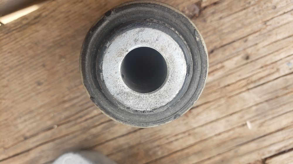 подушка кпп (коробки передач] volvo