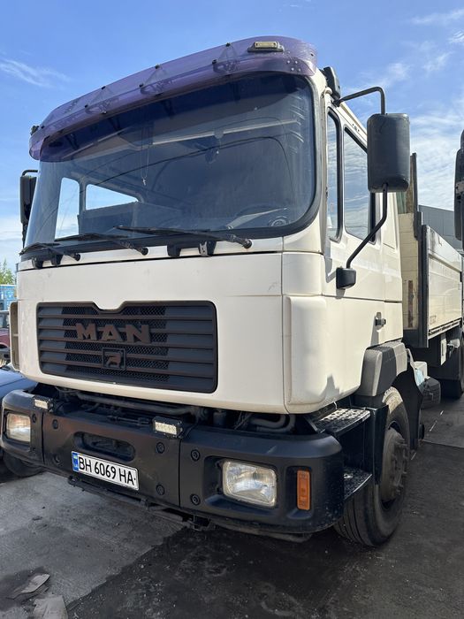 MAN 22.403 с краном манипулятором