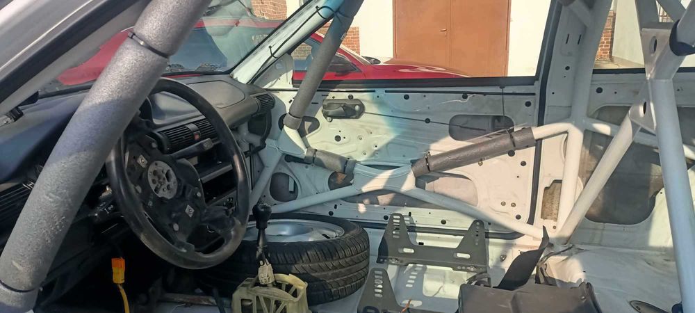 nadwozie Astra F  z klatka bezpieczeństwa