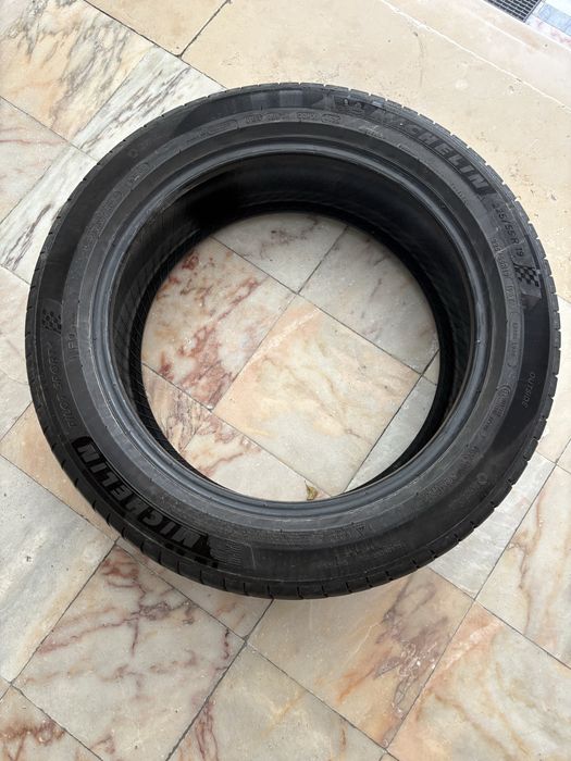 Vendo 2 pneus Michelin Pilot Sport 4, medida 225/55 R19 103Y XL (Extra Load).