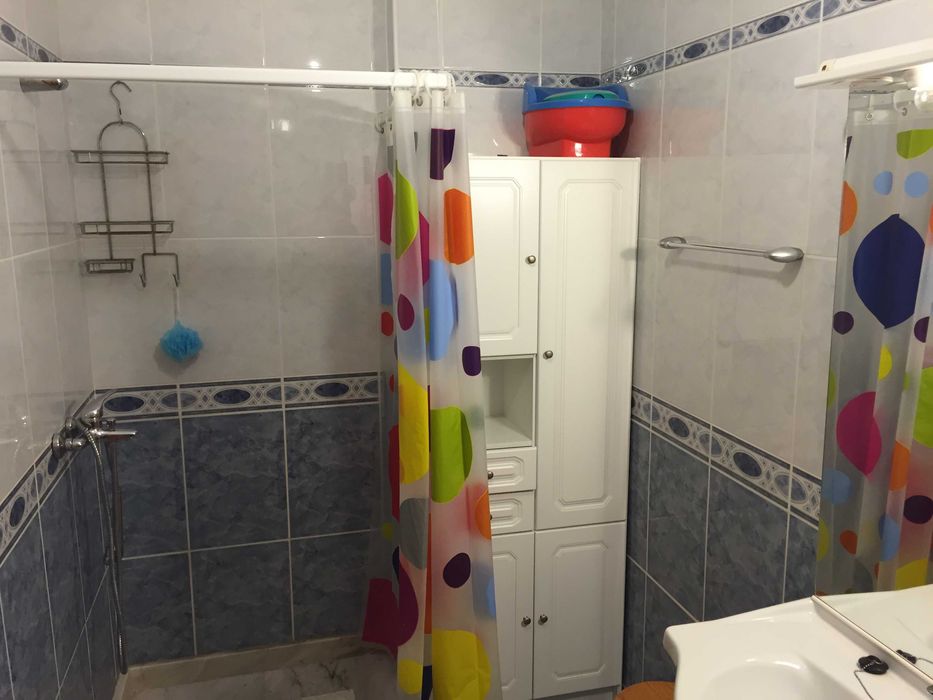 T2 com piscina, primeira linha de praia