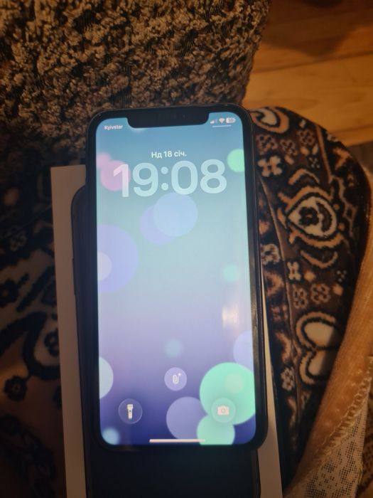 Продам Айфон 11 гарний стан