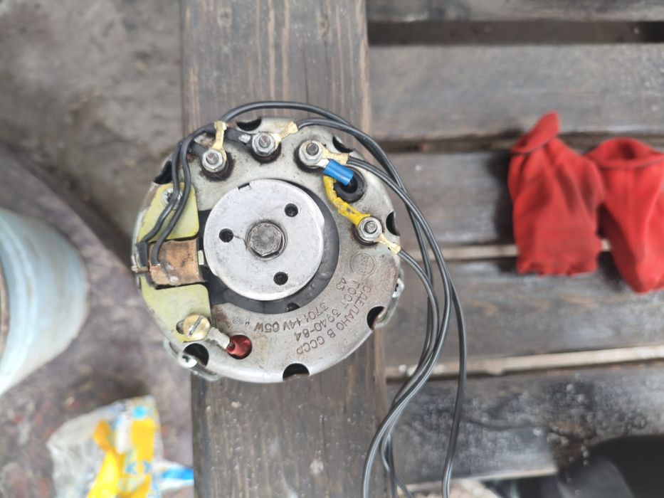 Генератор мінск в зборі з кріпленнями 12в