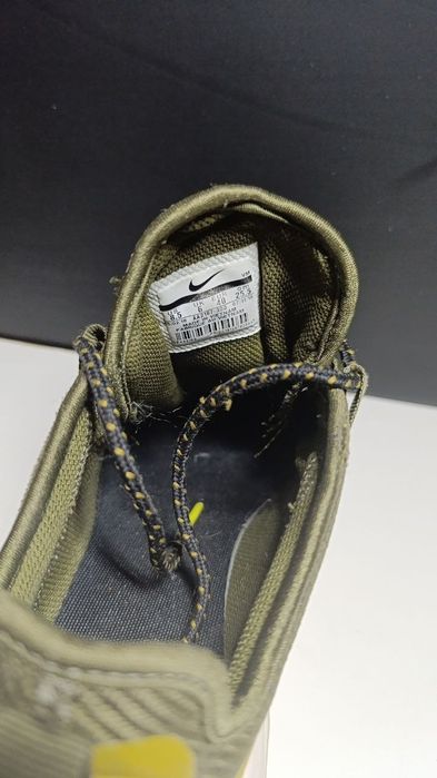 Кроссовки Nike женские