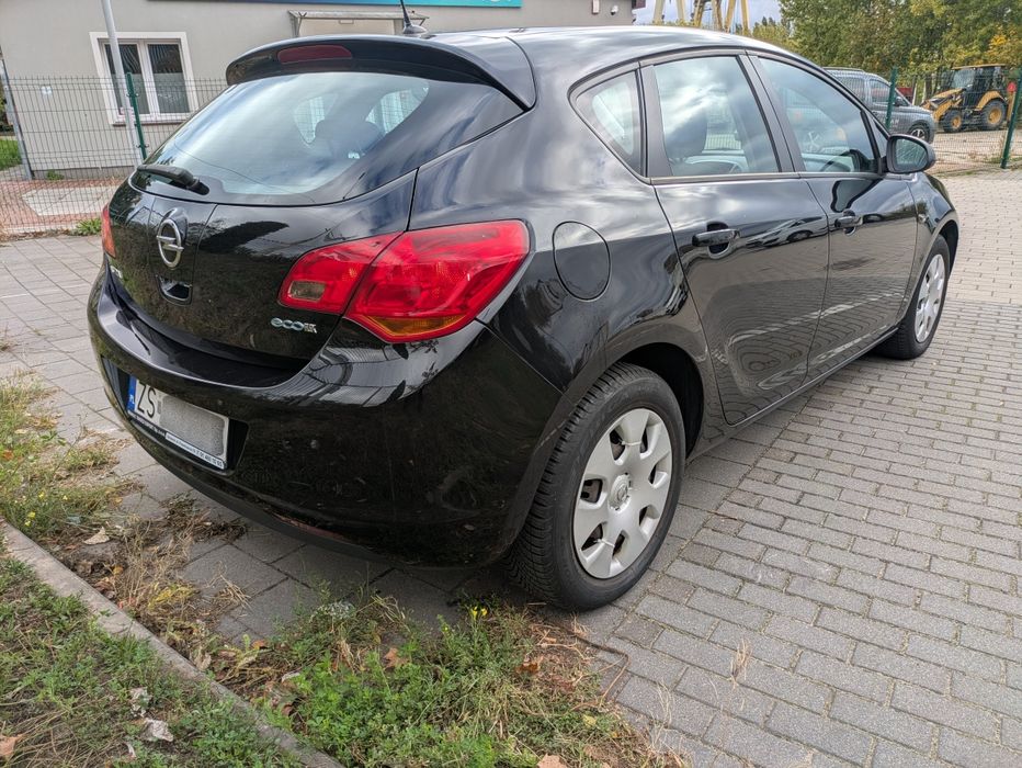 Bezwypadkowa, Garażowana i zadbana Astra