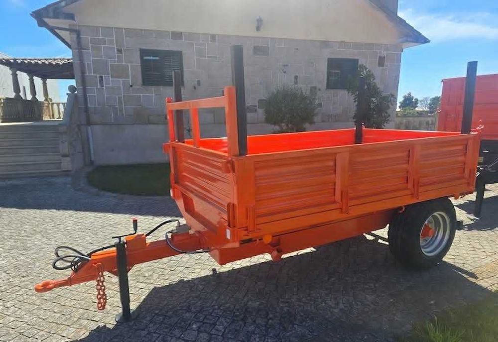 Reboque agricola / florestal de gamela novo basculante de 3500 kg com fueiros