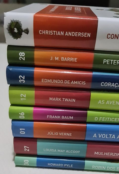 Livros infantis completamente novos.