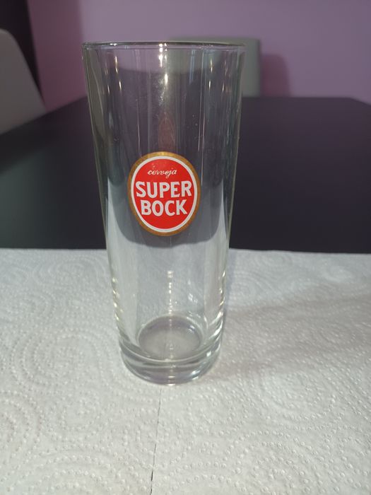 Copos de cerveja em vidro