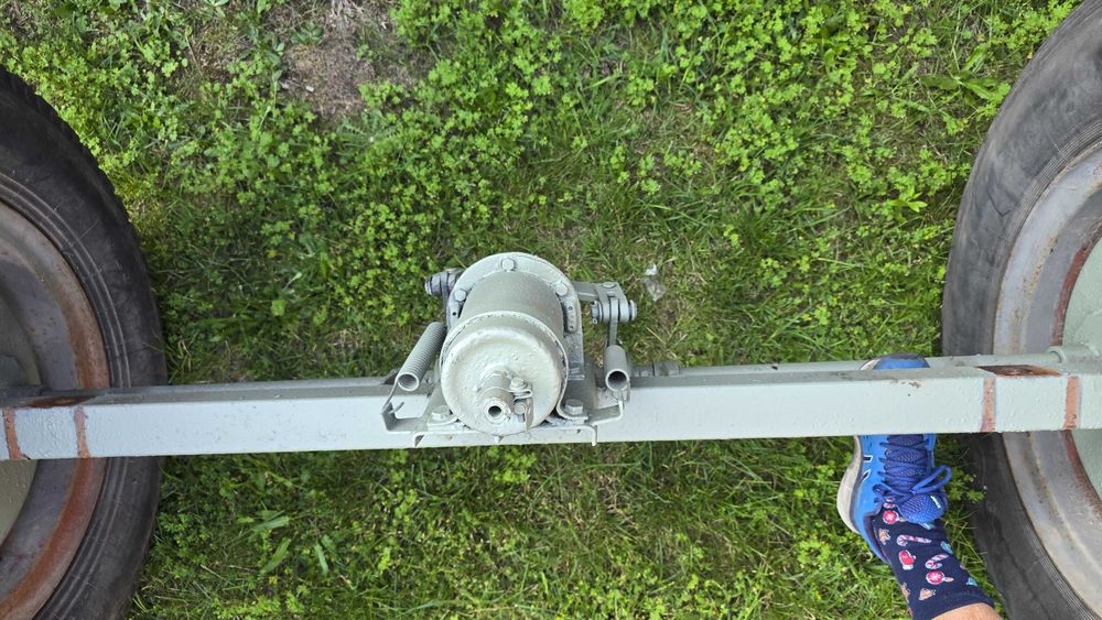 Oś do przyczepy D47