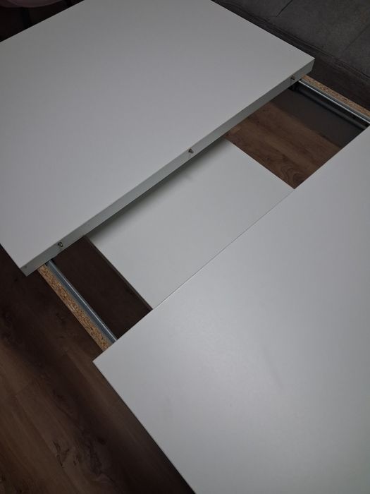 Stół rozkładany biały