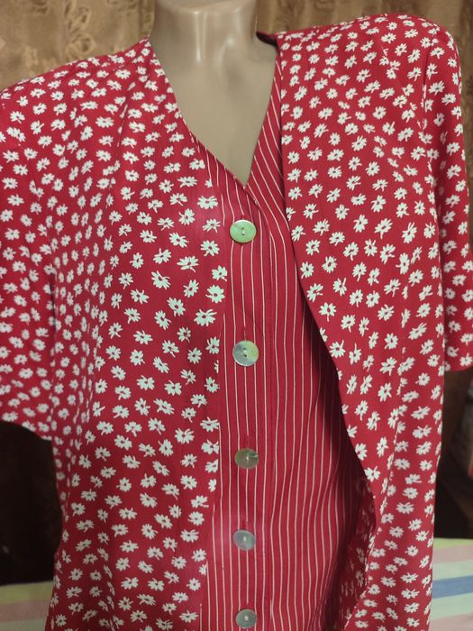 Жіноча блузка в квітковий принт