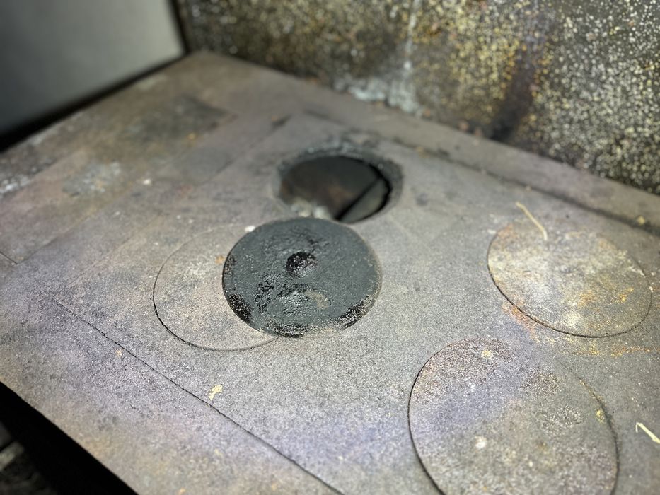 Fogao a lenha enferrujado para renovar