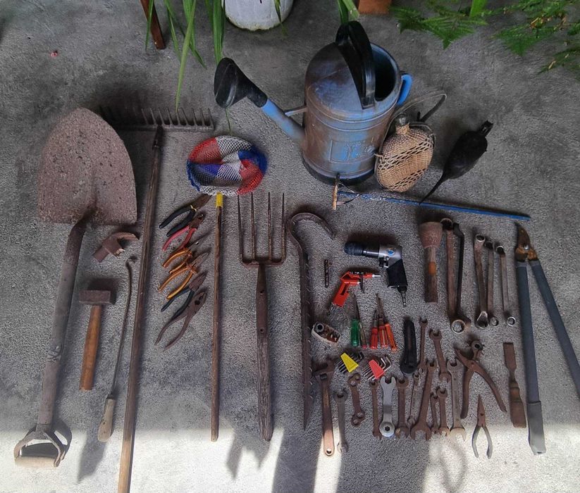 Várias Ferramentas Antigas