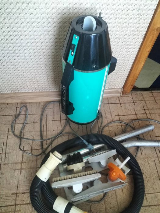 Продам пылесос Ракета -7М