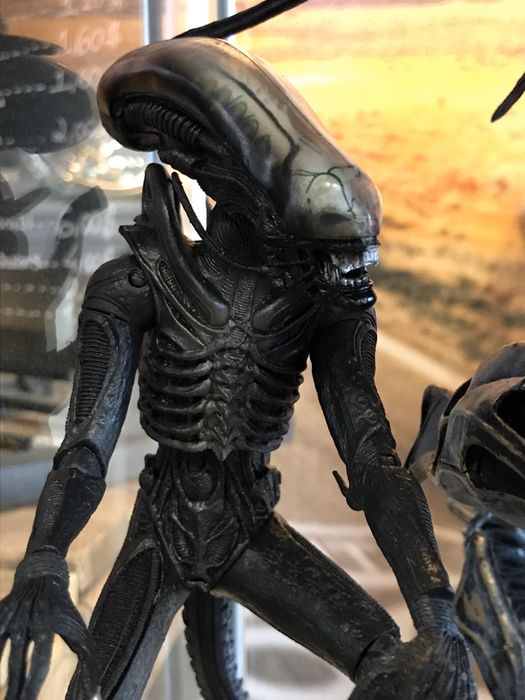 Figura alien 8’ passageiro da Neca nova